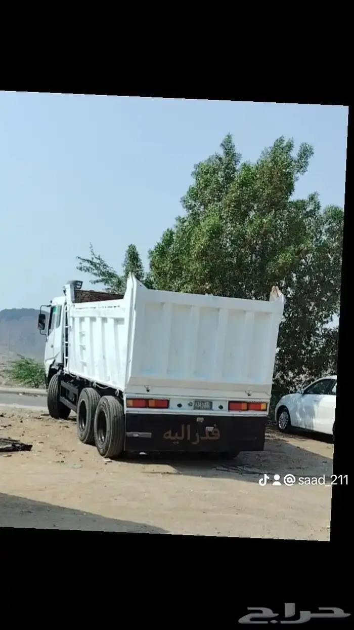 قلاب ميتسوبيشي لي الإيجار مع السايق شركات 0