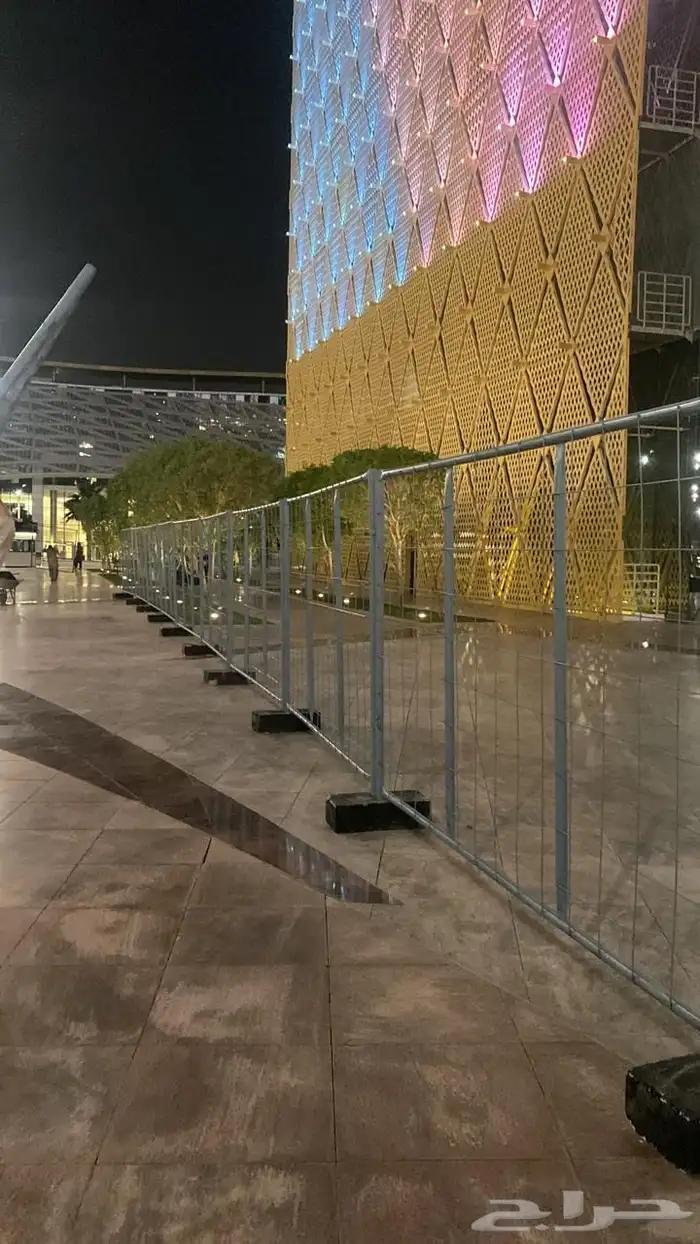 حواجز تنظيم تنظيميةصبات خرسانية اسوار شبوك امنية حشود افنتات 14