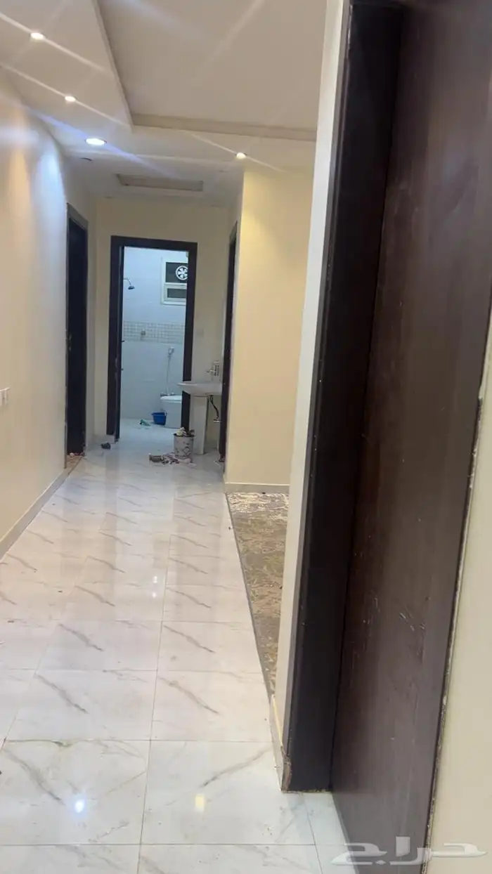 شقه للايجار بالرمال 0