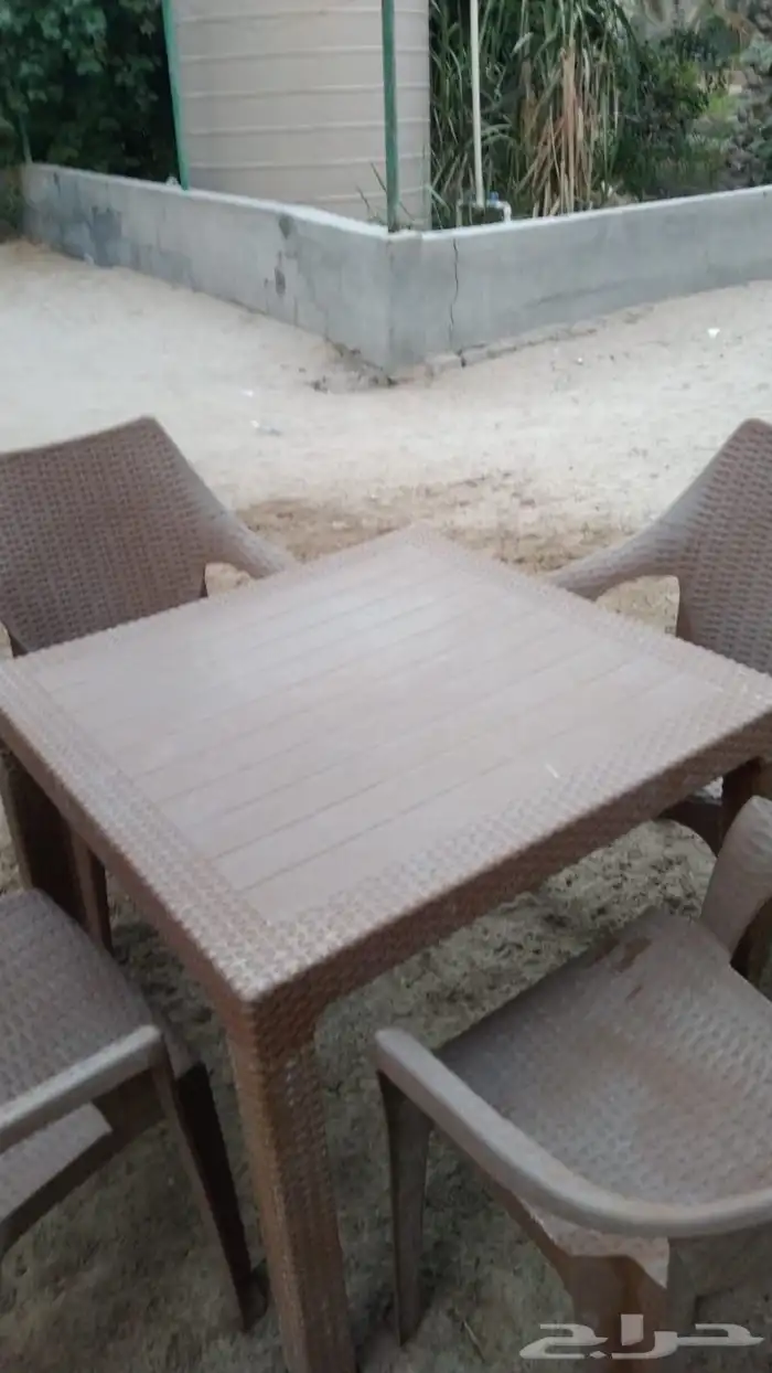 طاولة بلاستيك 2