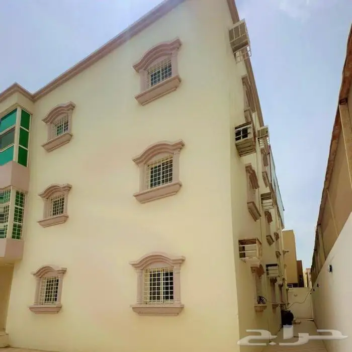 للبيع عمارة سكنية دورين وملحق في أبها حي الغدير 4