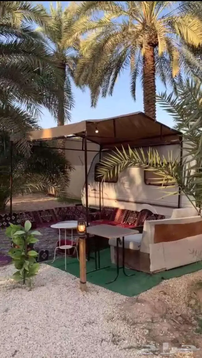 كرفان فخم محاط بنخيل مع اطلالة جبلية ب300 ريال شامل المبيت 0