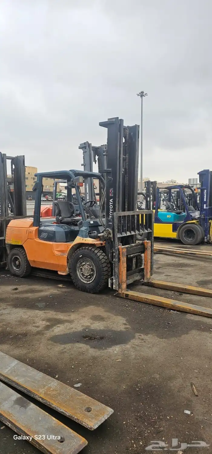 تاجير رافعه شوكية فوركلفت للايجار الشهري واليومي 8
