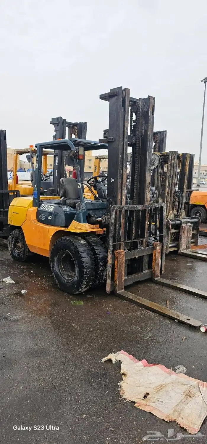 تاجير رافعه شوكية فوركلفت للايجار الشهري واليومي 6