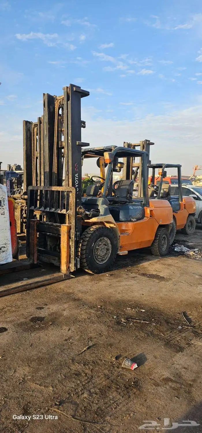 تاجير رافعه شوكية فوركلفت للايجار الشهري واليومي 1