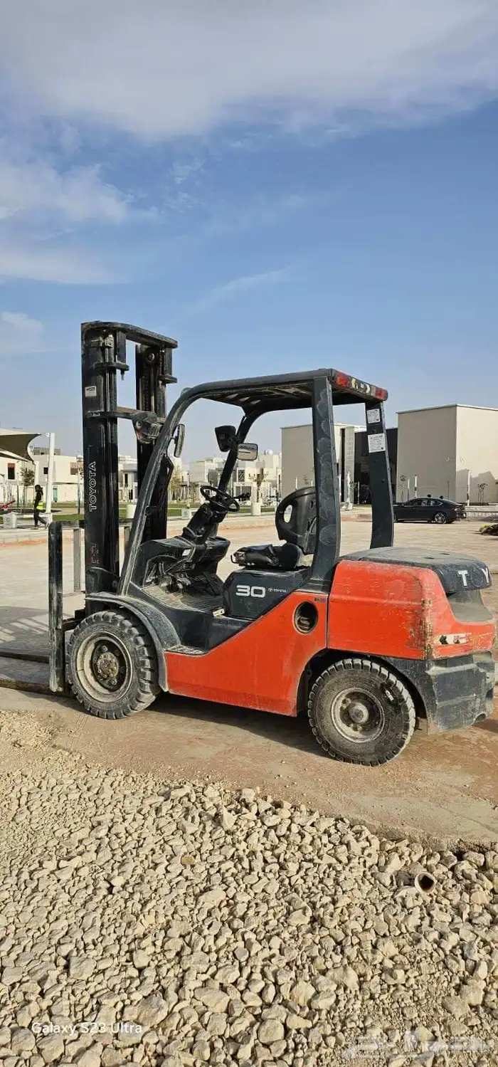 تاجير رافعه شوكية فوركلفت للايجار الشهري واليومي 7