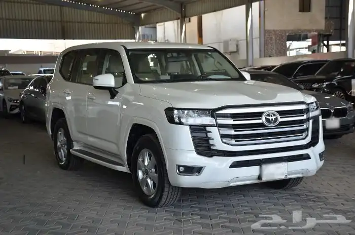 تويوتا لاند كروزر GXR L1 2023 1
