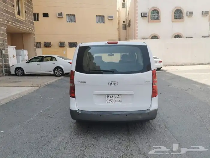 للبيع هيونداي H1 موديل 2015 3