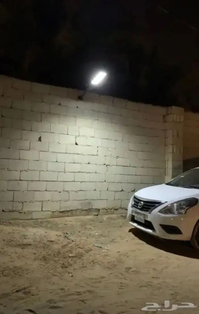 كشاف عمود يعمل على الطاقة شمسية 1800 واط  LED ريموت كنترول ل 4
