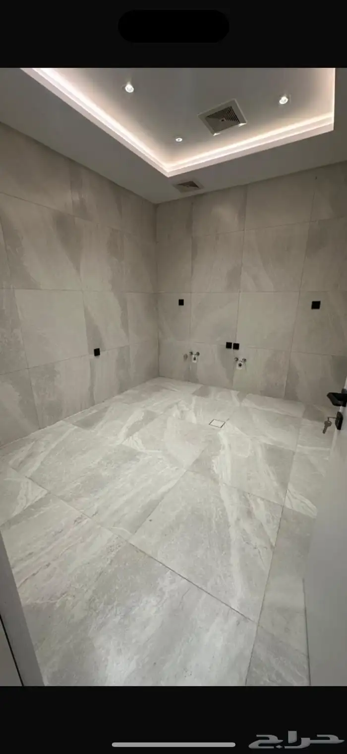 للايجار شقة جديده وواسعه بحي الواحة 0