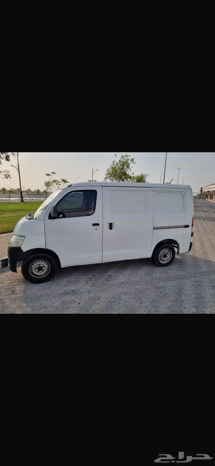 دايهاتسو باص بضاعة 10