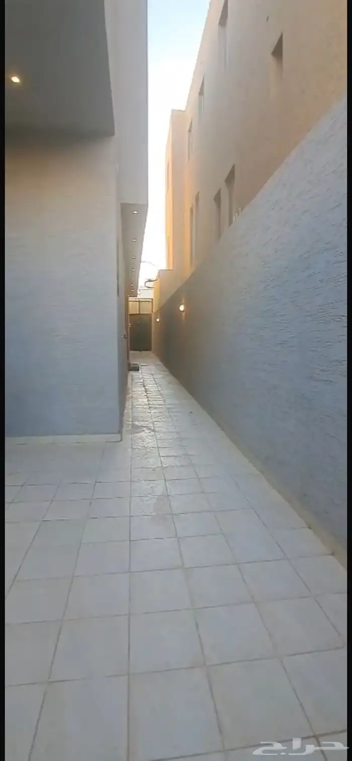 للايجار فيلا درج داخلي حي الرمال ب 6 غرف نوم 10