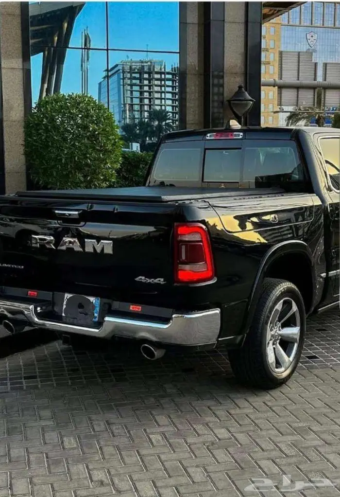Dodge RAM 2021   5.7L HEMI V8 5