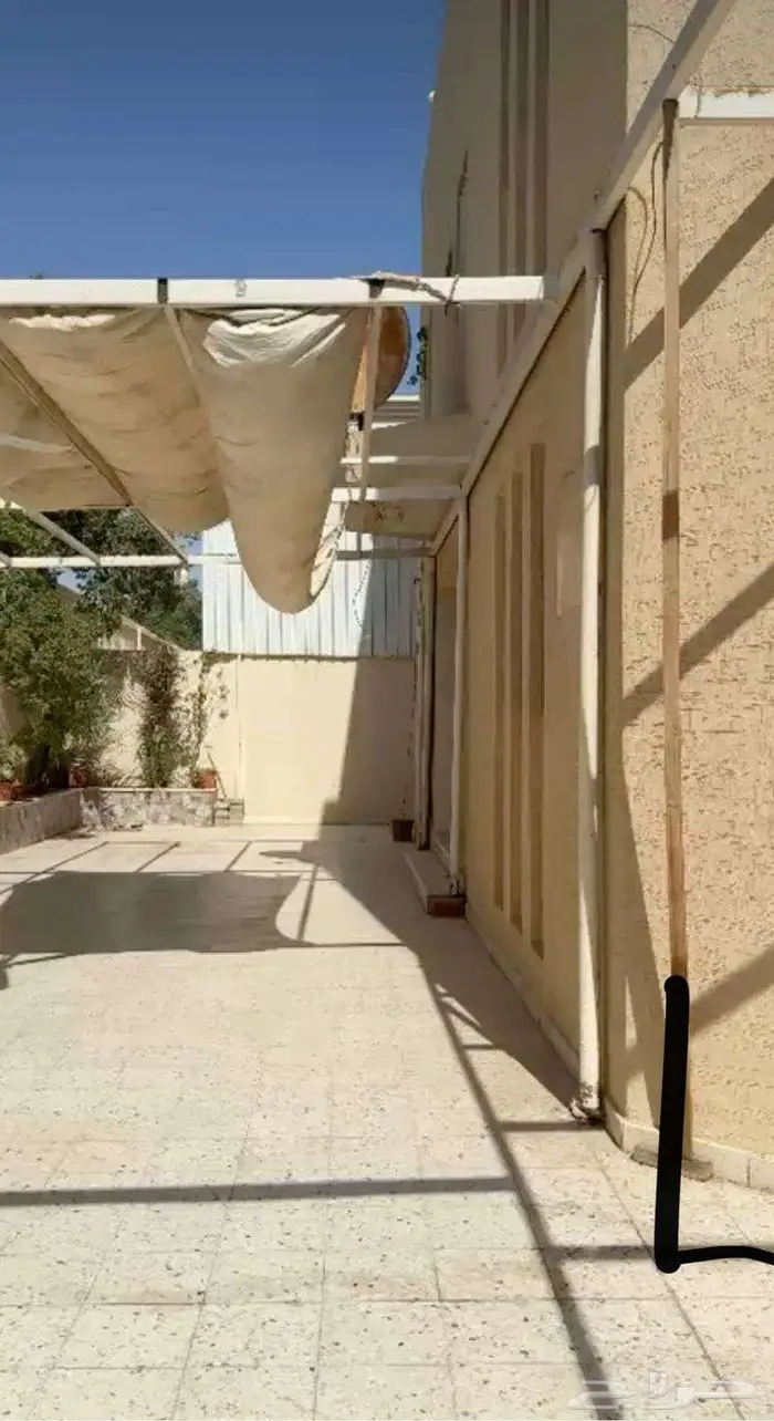فيلا للبيع العريجى الوسطى عل شارعين 0