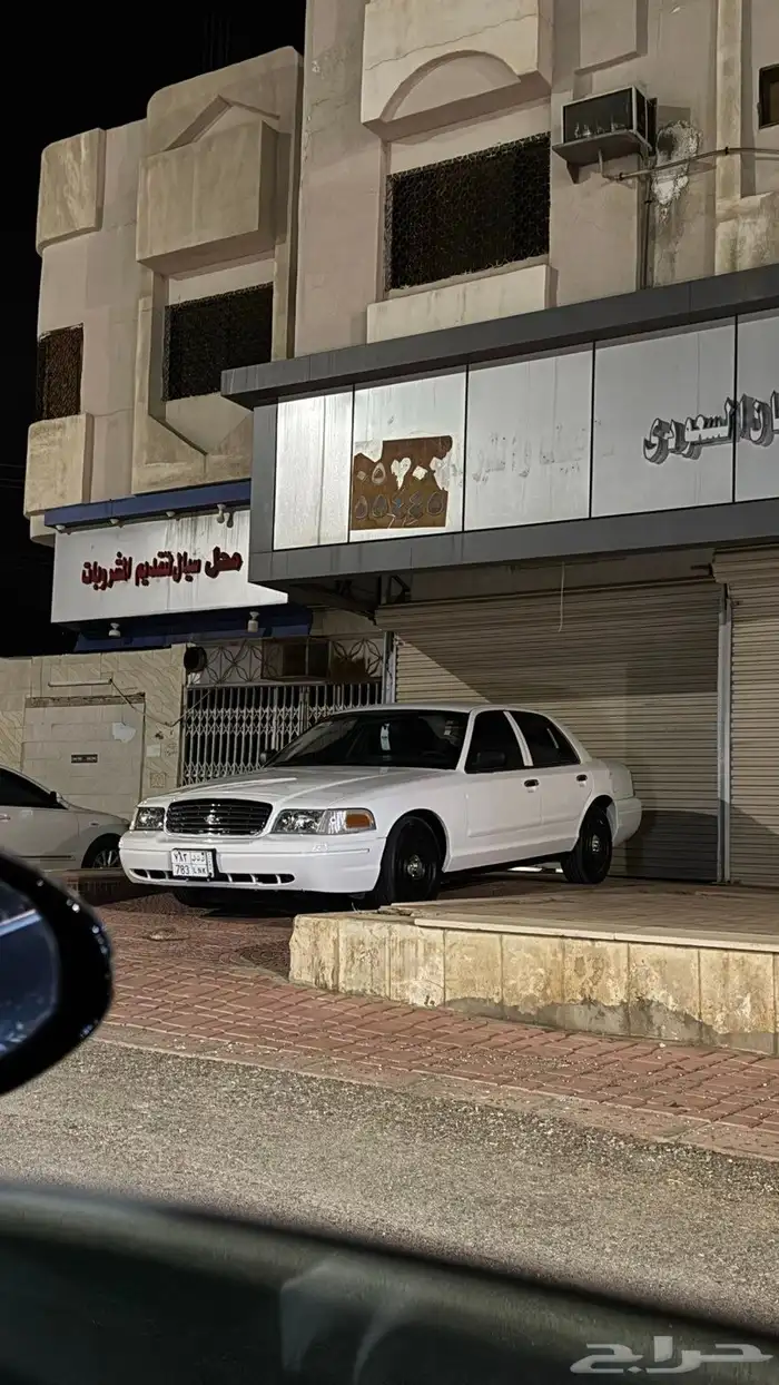 فورد كراون فكتوريا 3