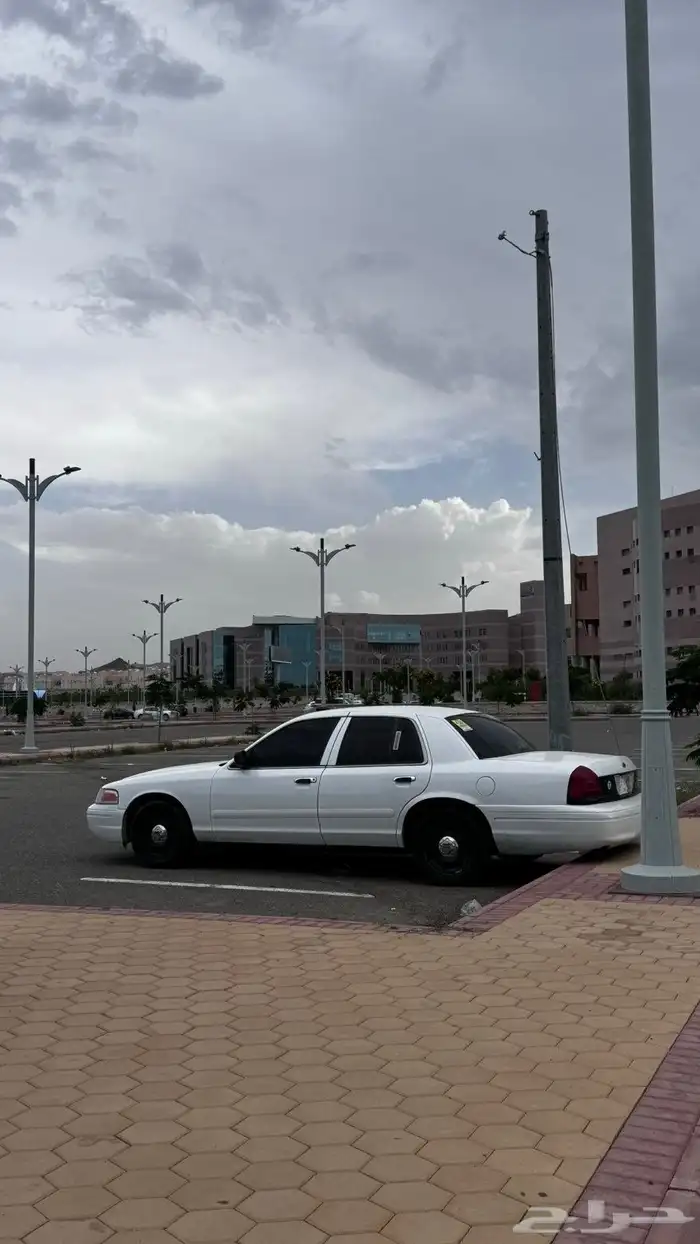 فورد كراون فكتوريا 4