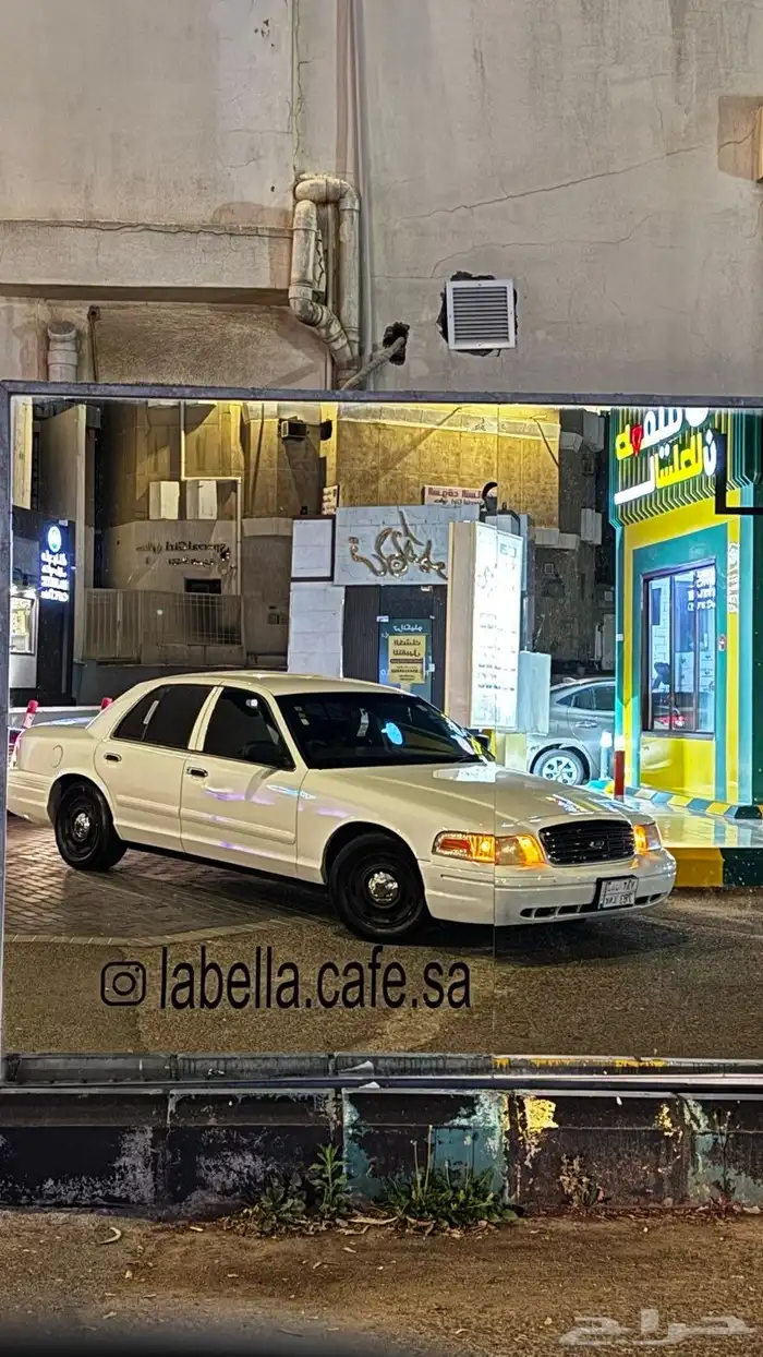 فورد كراون فكتوريا 2