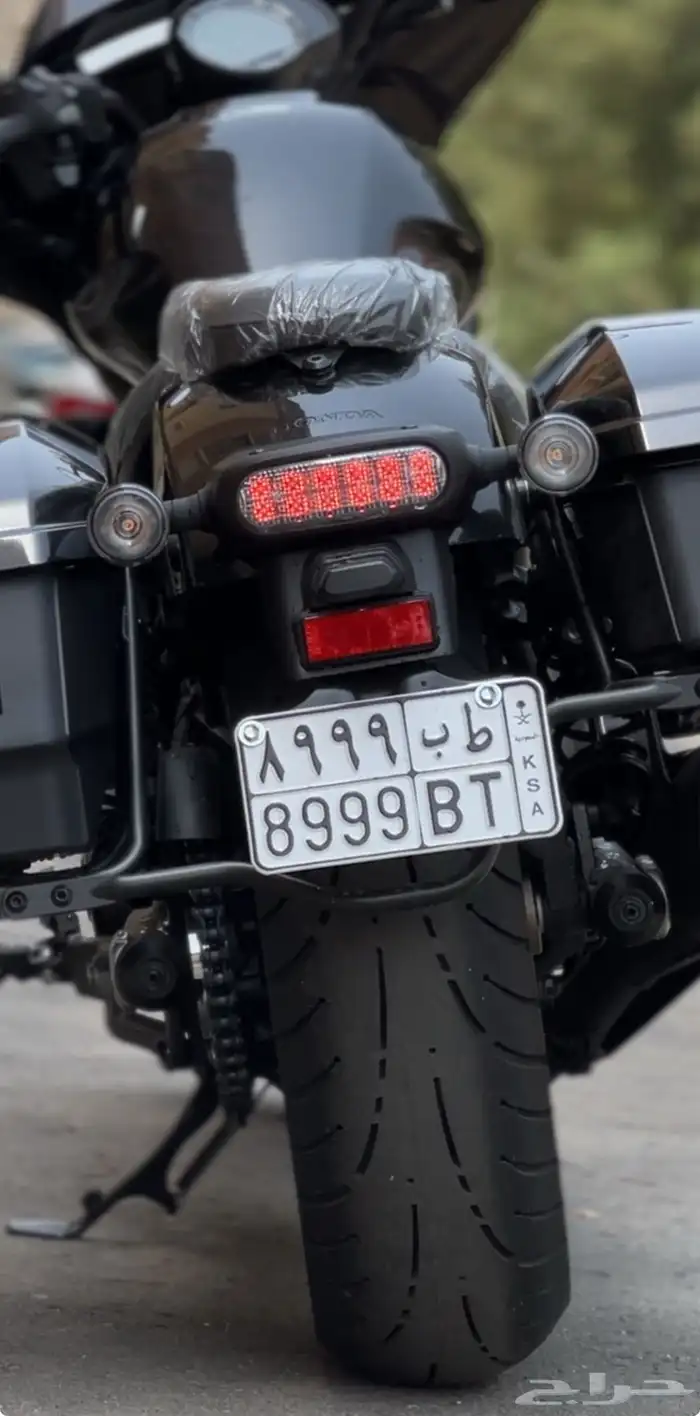 لوحة دباب مميزة 0