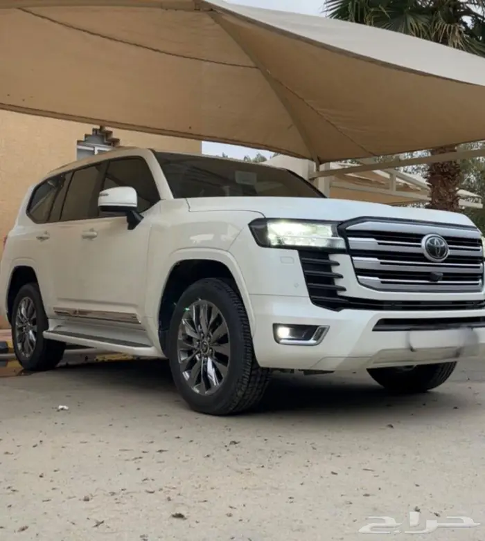 لاندكروزر 2024 GXR-V وارد عبداللطيف جميل فل كامل 7
