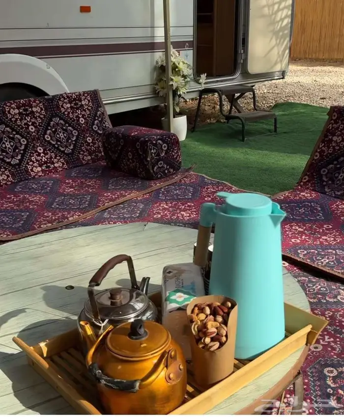 كرفان فخم محاط بنخيل مع اطلالة جبلية ب300 ريال شامل المبيت 9