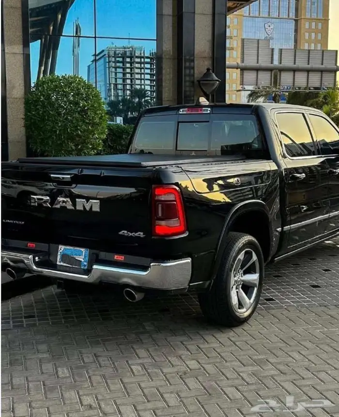 Dodge RAM 2021   5.7L HEMI V8 0