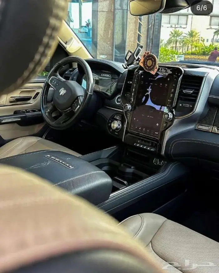 Dodge RAM 2021   5.7L HEMI V8 1