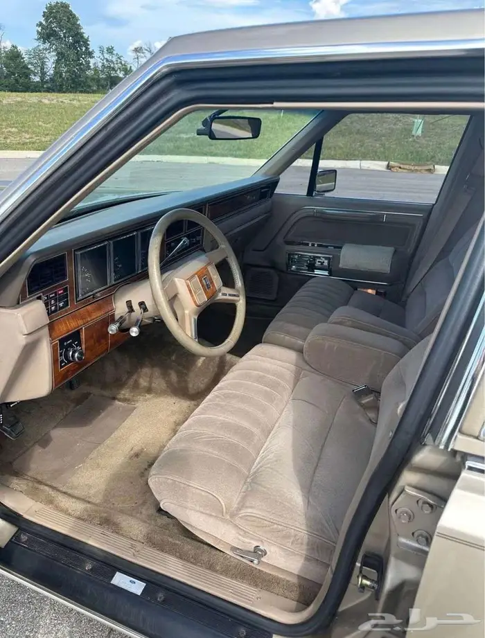 للبيع لنكون موديل 1989 Lincoln town car 12