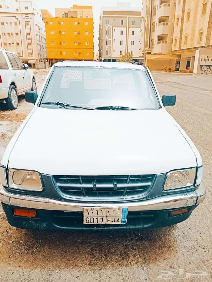 ونيت ايسوزو غمارة موديل 2002 ديزل نظيفة 0