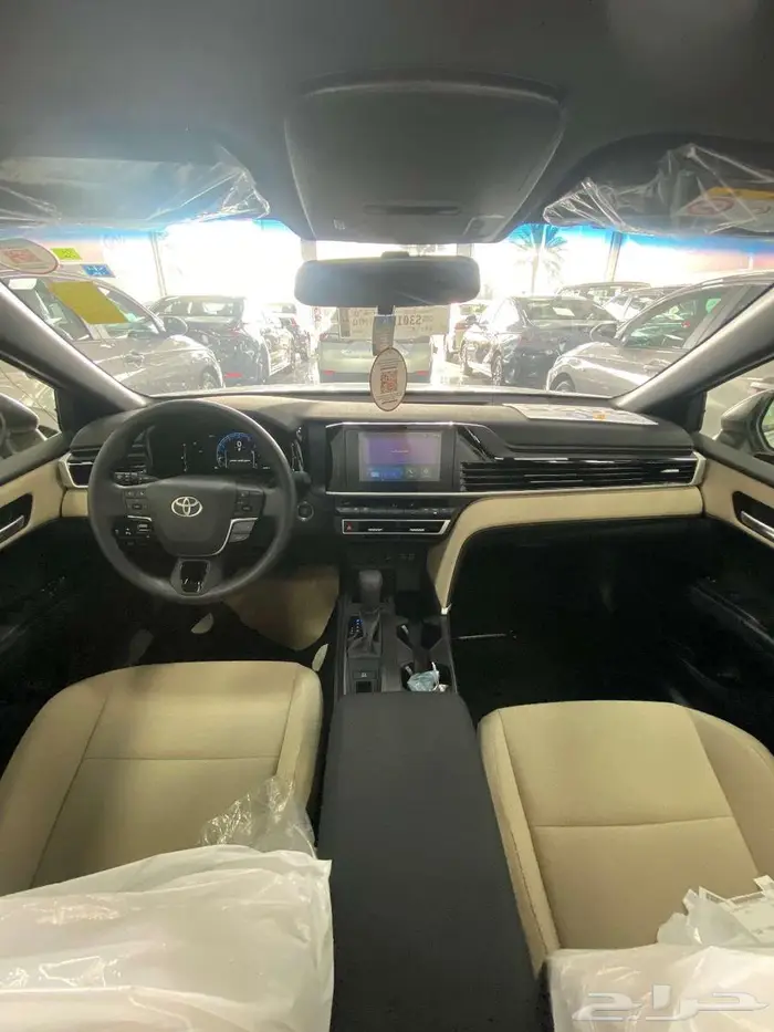 تويوتا كامري E بنزين   2025 ابيض 5