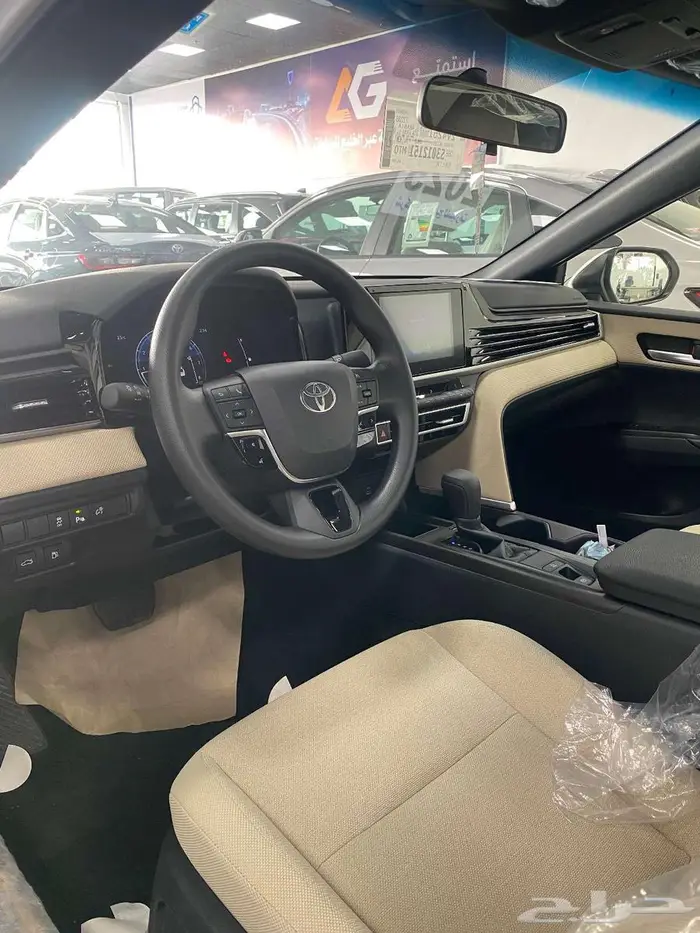 تويوتا كامري E بنزين   2025 ابيض 6