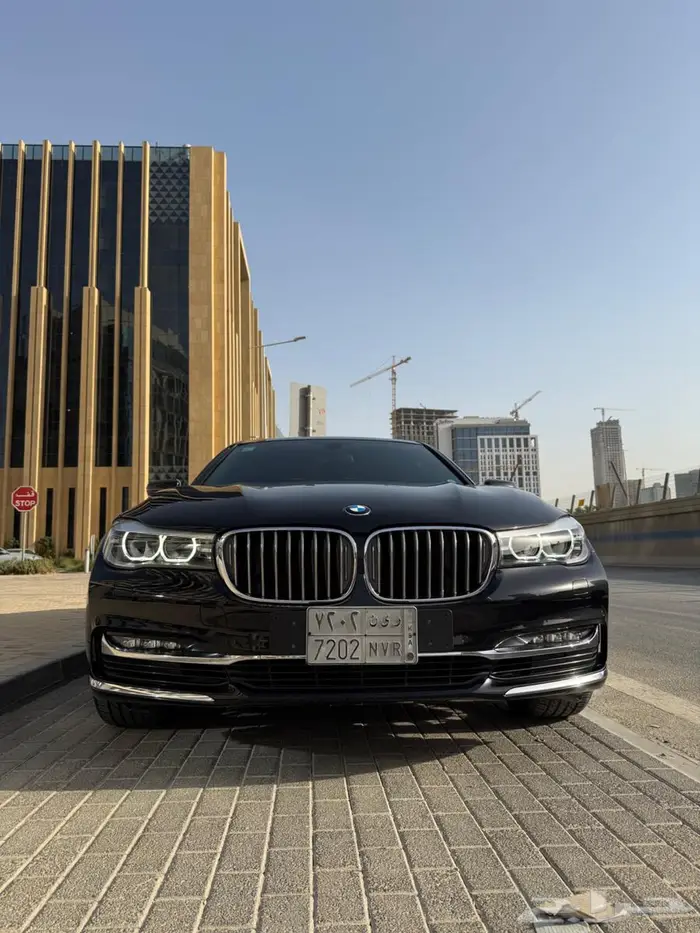 بي ام 730 ال اي 2018 8