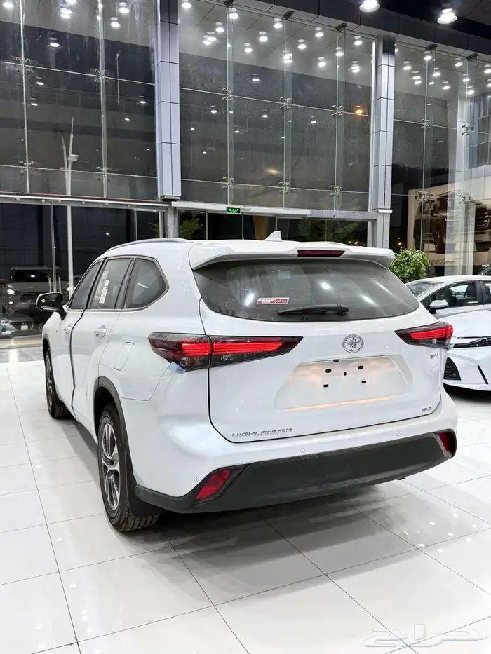 تويوتا هايلاندر GLE نص فل سعودي 2025 7