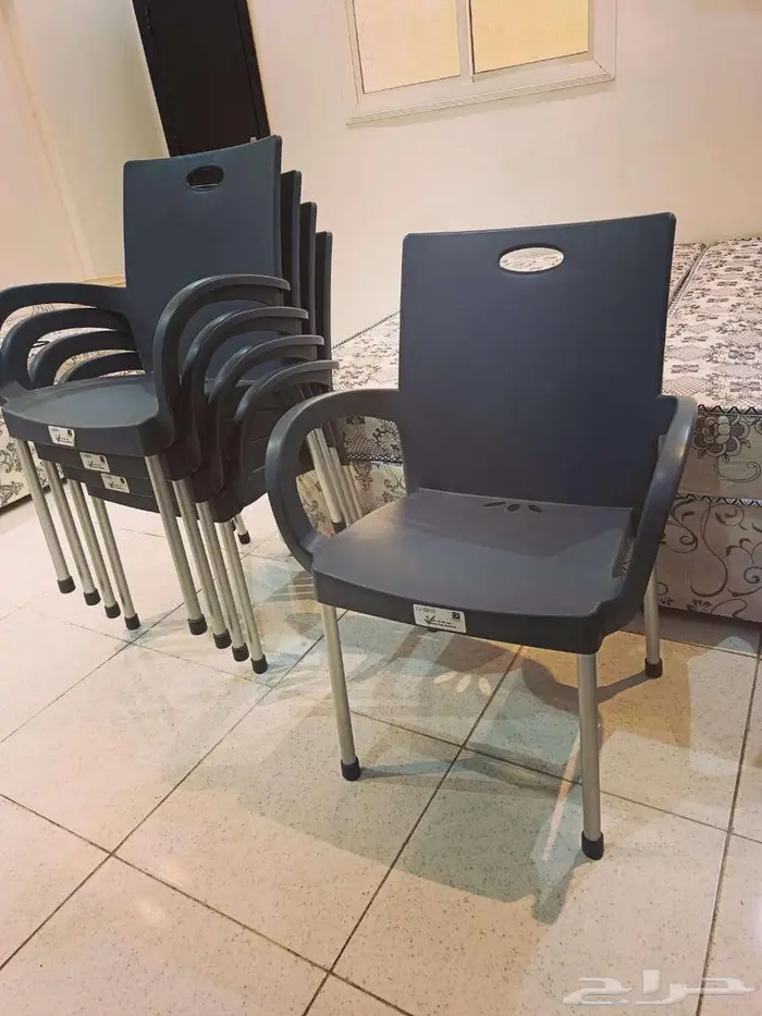 كراسي بلاستيك 0