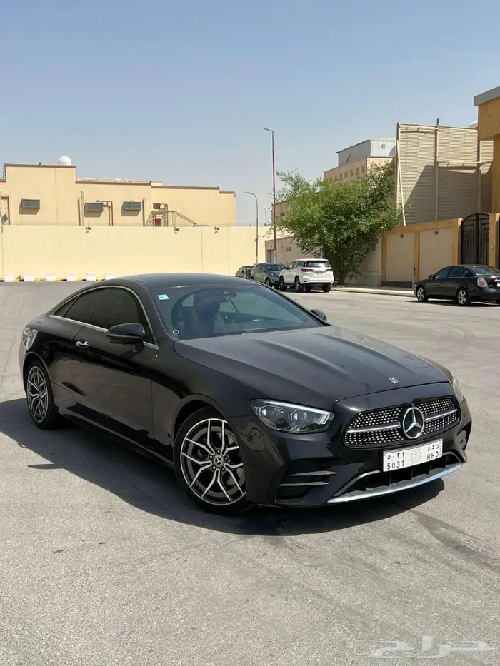 مرسيدس E200 COUPE 1