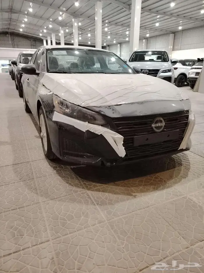 نيسان التيما ستاندر 2025 لون اسود ALTIMA 1