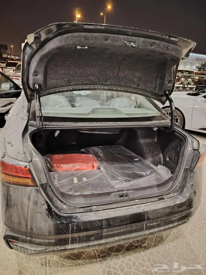نيسان التيما ستاندر 2025 لون اسود ALTIMA 6