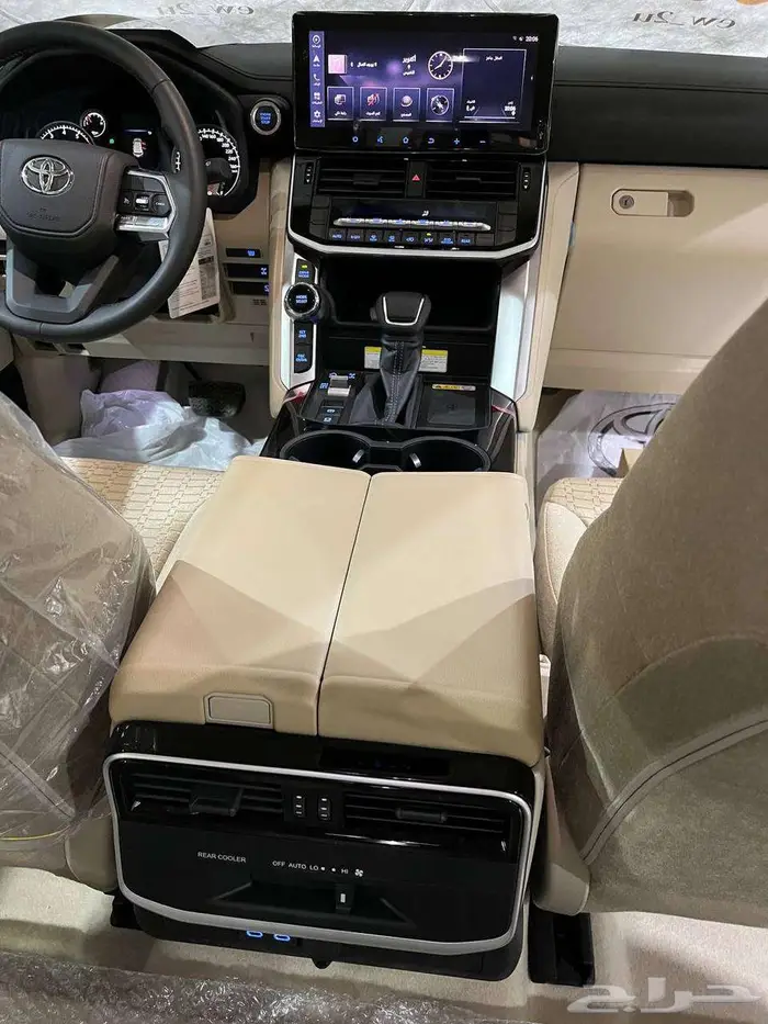 عرض خاص تويوتا لاندكروزر GXR L3 موديل 2024 بطاقه جمركيه 10