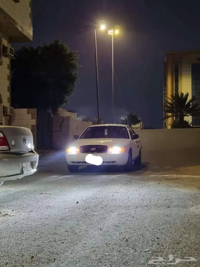 فورد فكتوريا بوليسي 16