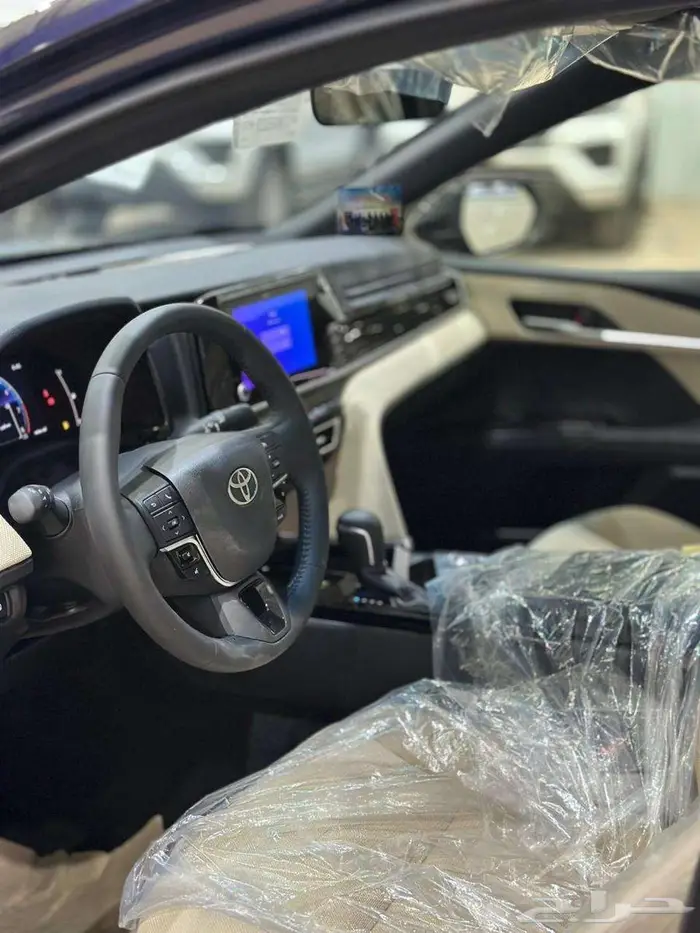 تويوتا كامري بنزين نص فل 2025 2