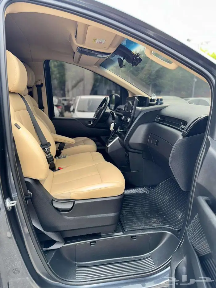 Available for Rent Hyundai Staria with Driver 6