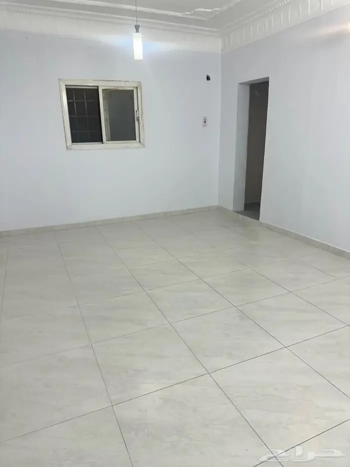 ملحق اربع غرف مع السطح بين النزهه وشهار 2