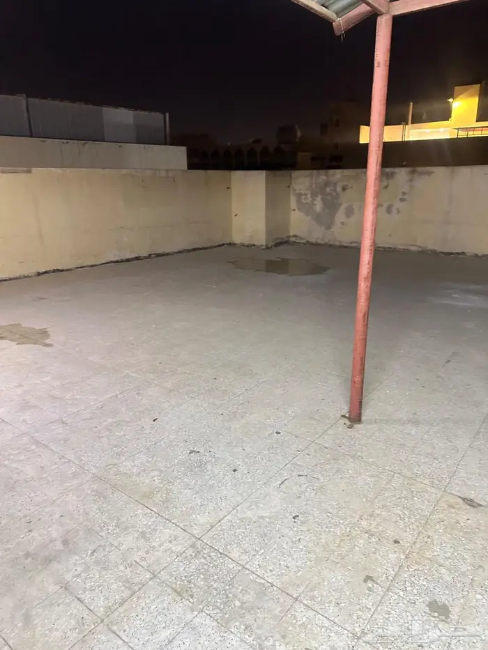 ملحق اربع غرف مع السطح بين النزهه وشهار 6