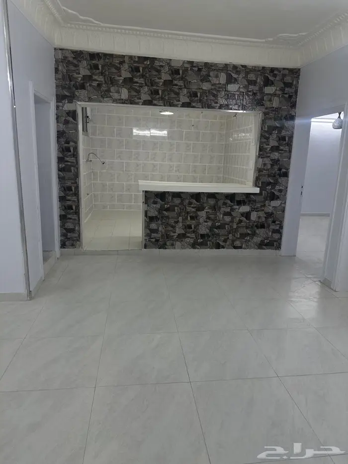 ملحق اربع غرف مع السطح بين النزهه وشهار 11