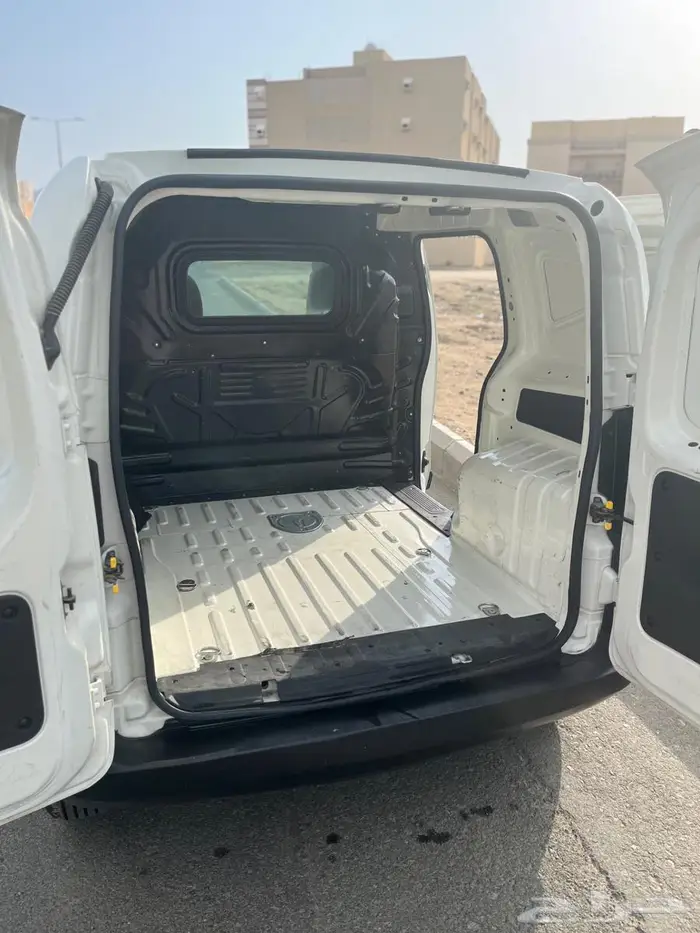 فان للإيجار بضاعه نظيف 2