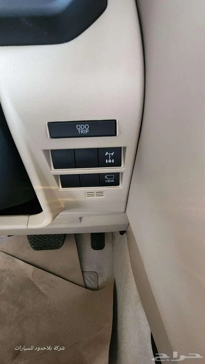 تويوتا لاندكروزر L4 بنزين ابيض 2025 11