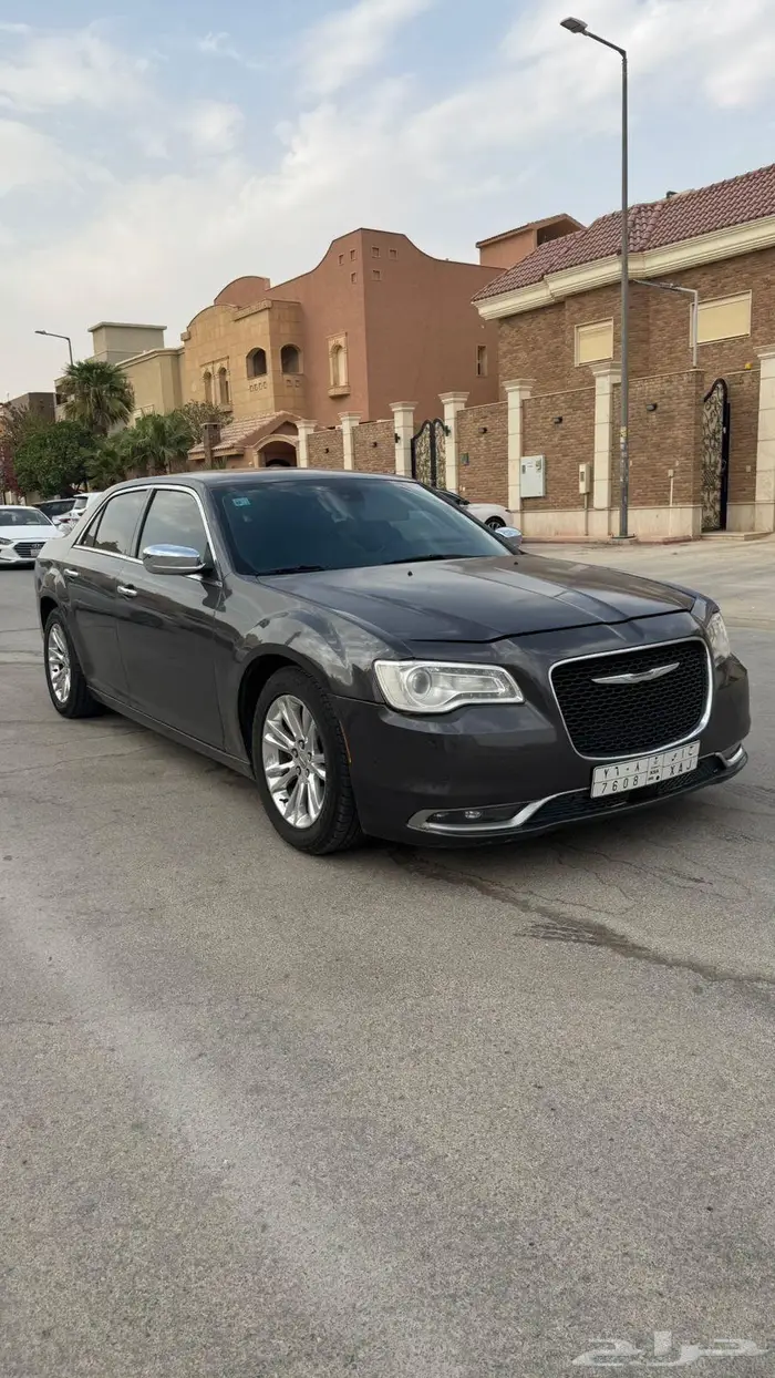للبيع كرايسلر2013فل كامل اعلى درجه 6