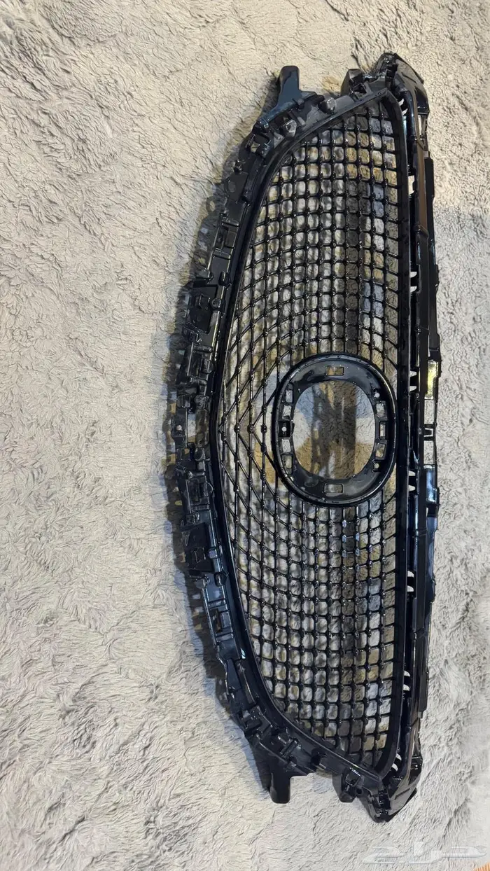 شبك مازدا 6 وغطا الصدام الخلفي اصلي وكاله 1