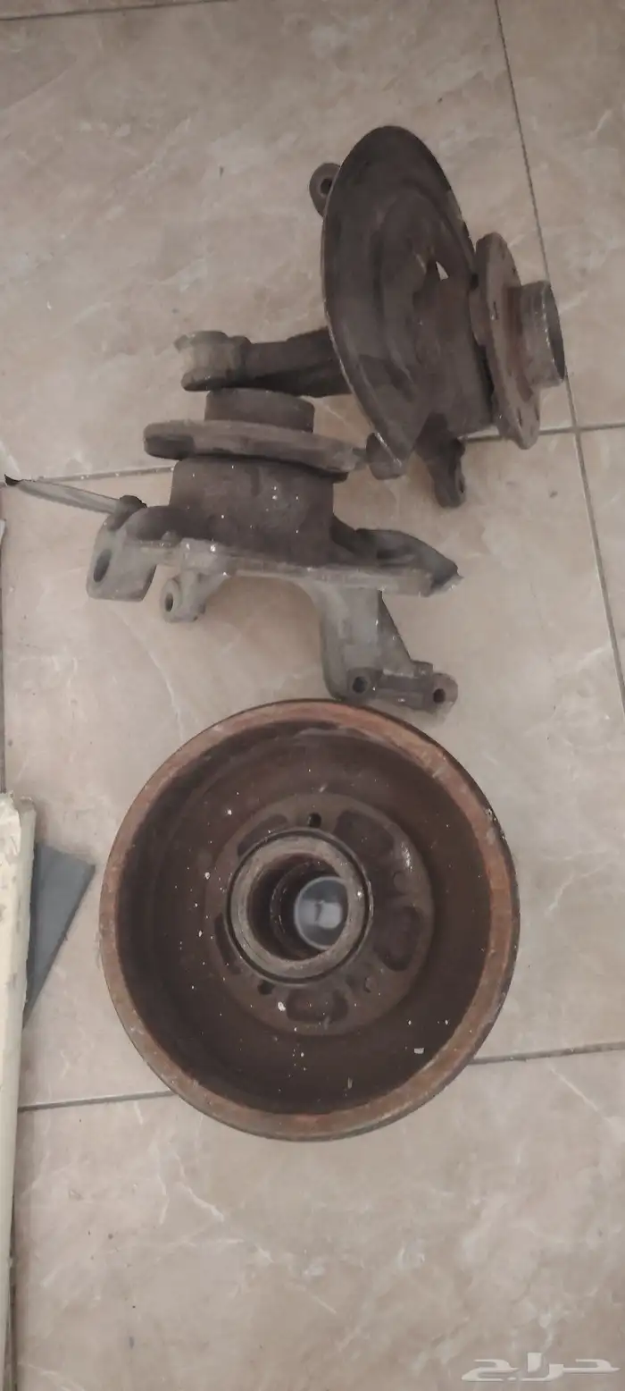 Renault duster 2014 Steering Knuckle brack hub 0