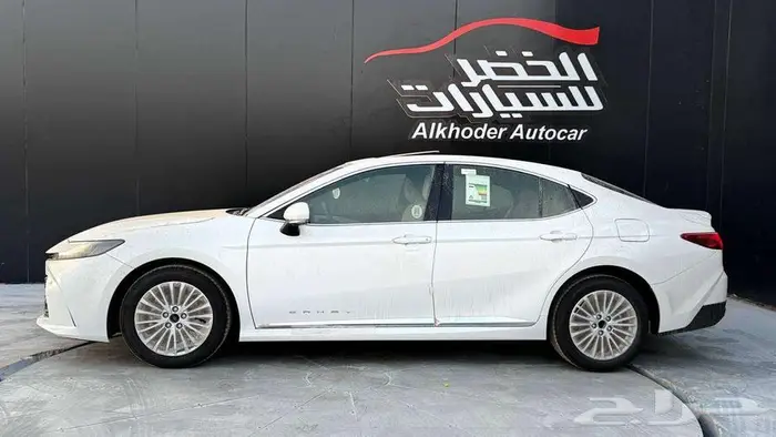 كامري ال اي ابيض 2025 2
