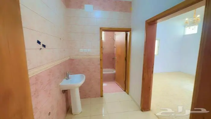للبيع عمارة سكنية دورين وملحق في أبها حي الغدير 5